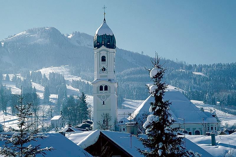 Pfarrkirche mit Hausberg