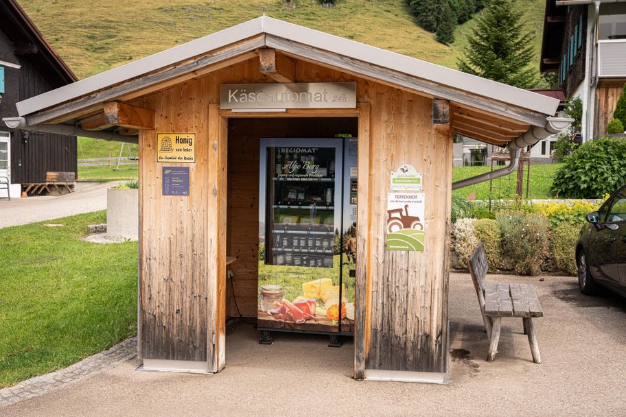 Alpe Berg Käseautomat in Balderschwang