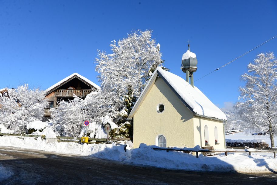 Kapelle Hofen im Winter