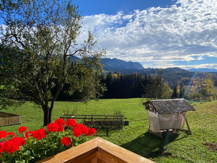 Balkon mit Bergblick nach Süden und Osten