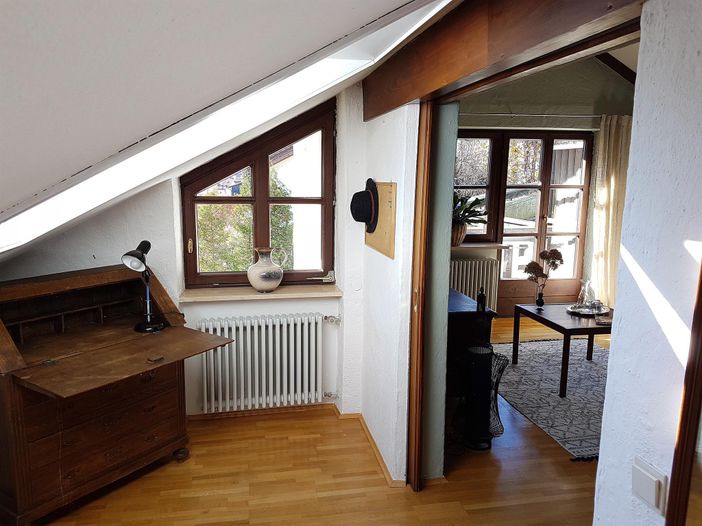 Sekretär und das Wohnzimmer