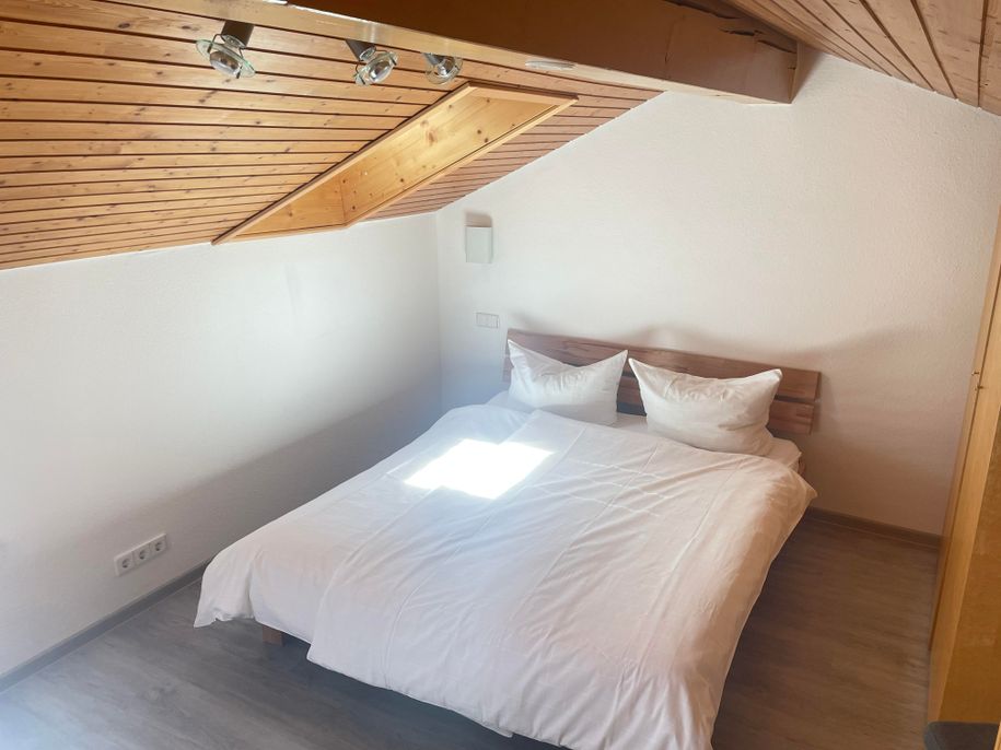 2. Schlafzimmer