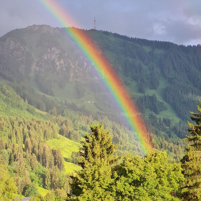 Blick vom Balkon mit Regenbogen