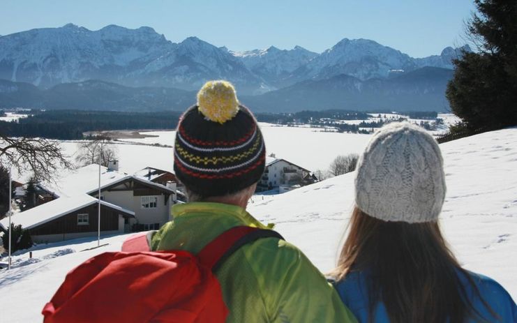 Blick auf Hopfen und den Hopfensee