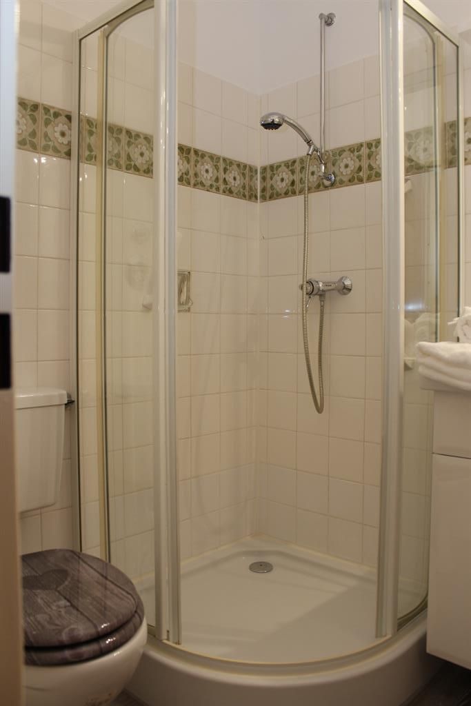 Seelesgraben - Badezimmer mit Dusche