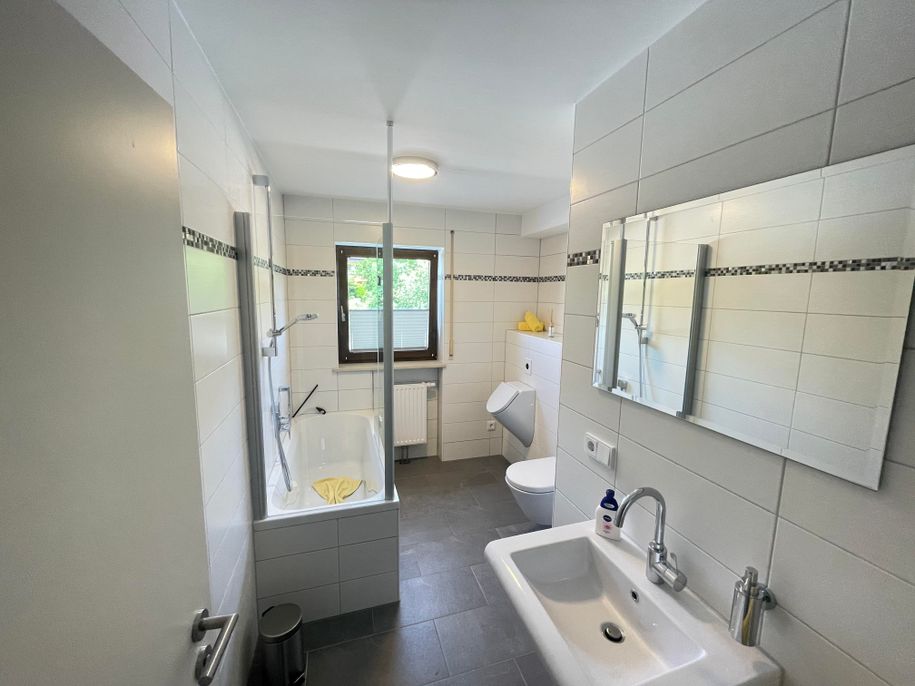 Badezimmer mit Tageslicht