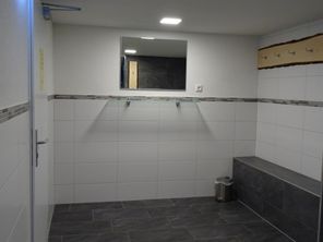 Umkleide beim Schwimmbad