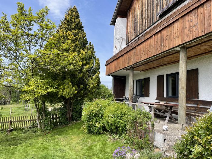 Ferienwohnung mit Terrasse und Garten