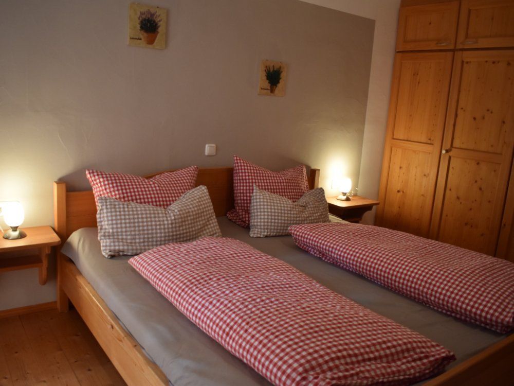 Schlafzimmer 2 (mit Zugang zum Balkon)