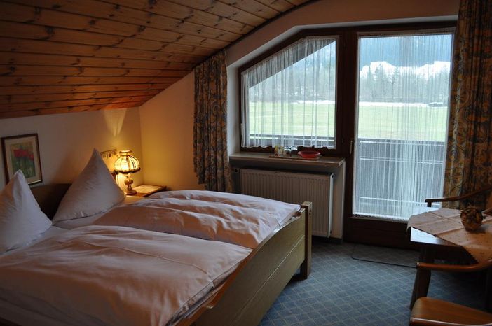 Doppelzimmer mit Balkon Raumansicht