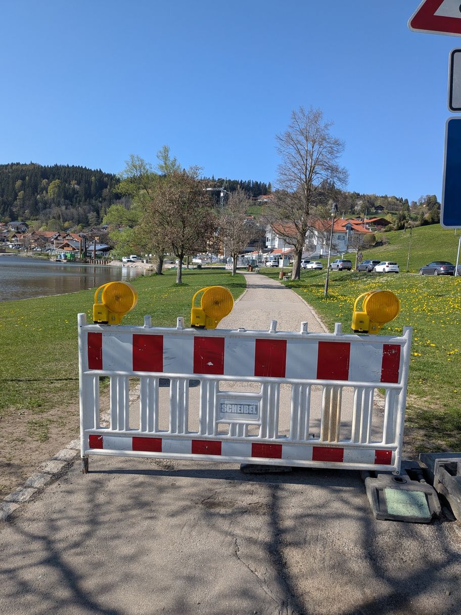 Fußwegumleitung an der Uferpromenade Hopfensee