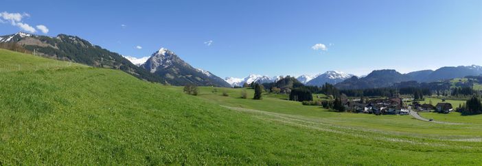 Rechts Haus Burgfrieden