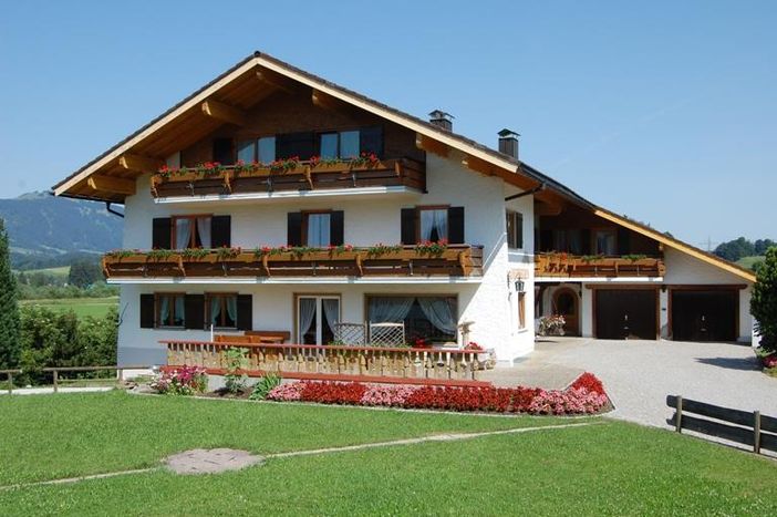 Sommerbild Haus Burgfrieden