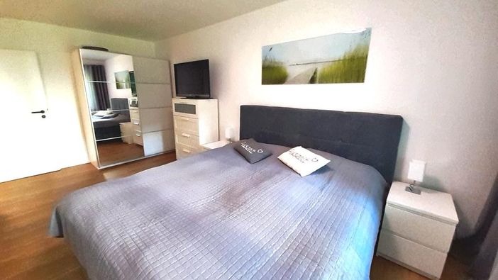 Schlafzimmer 1