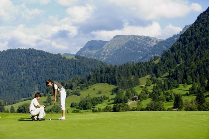 2 Golfplätze direkt in Oberstaufen