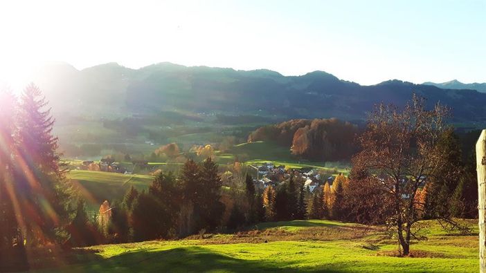 Der Blick nach Hinang über den Wasserfall