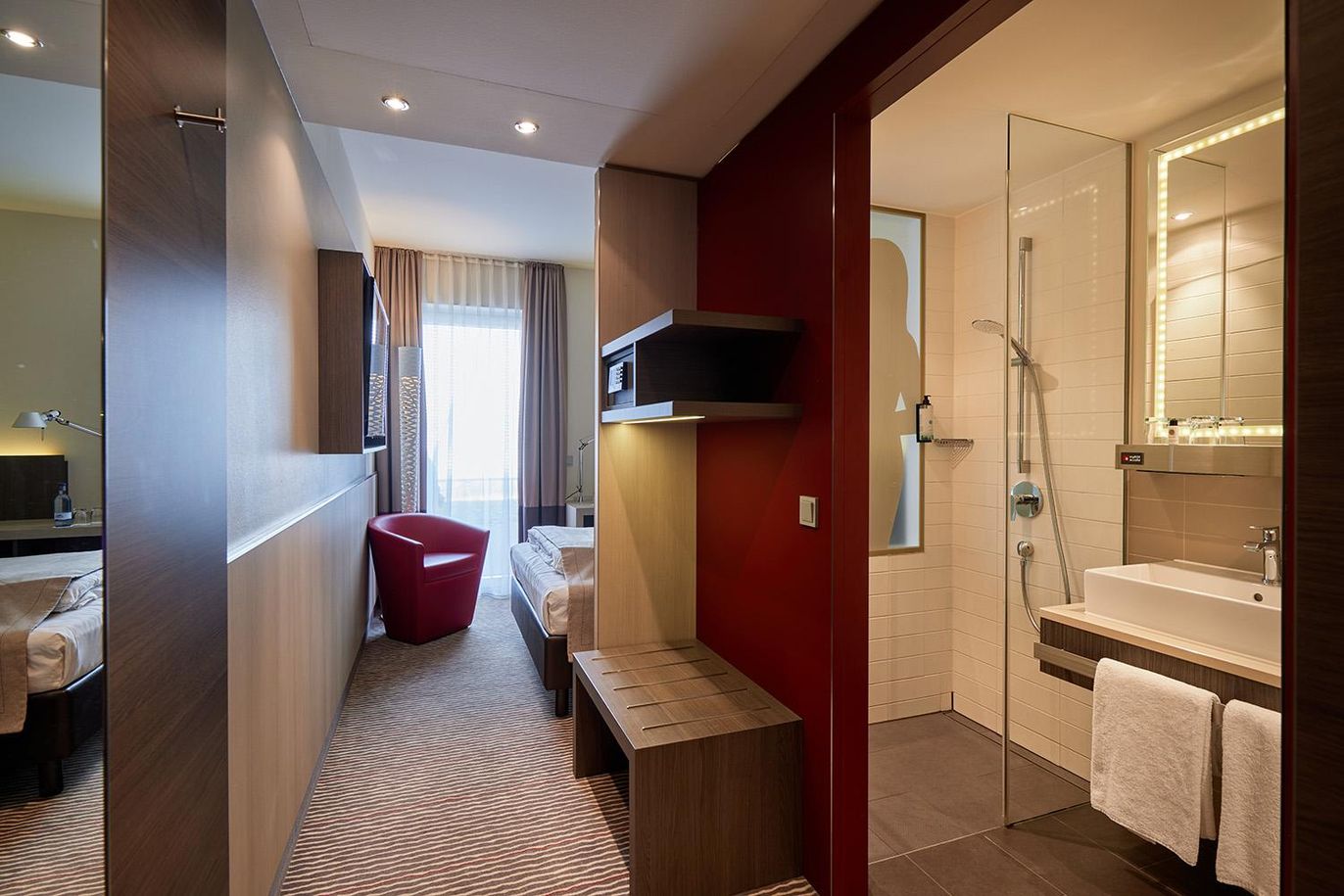 Small_Zimmer_Eingangsbereich_bigBOX_ALLGÄU_Hotel