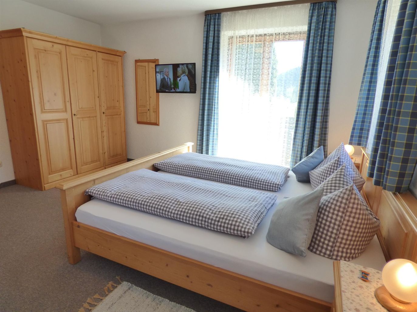 Ferienwohnung Bergblick Schlafraum 1