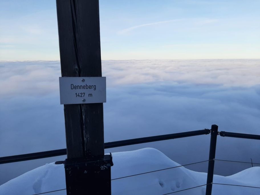 Denneberg über den Wolken