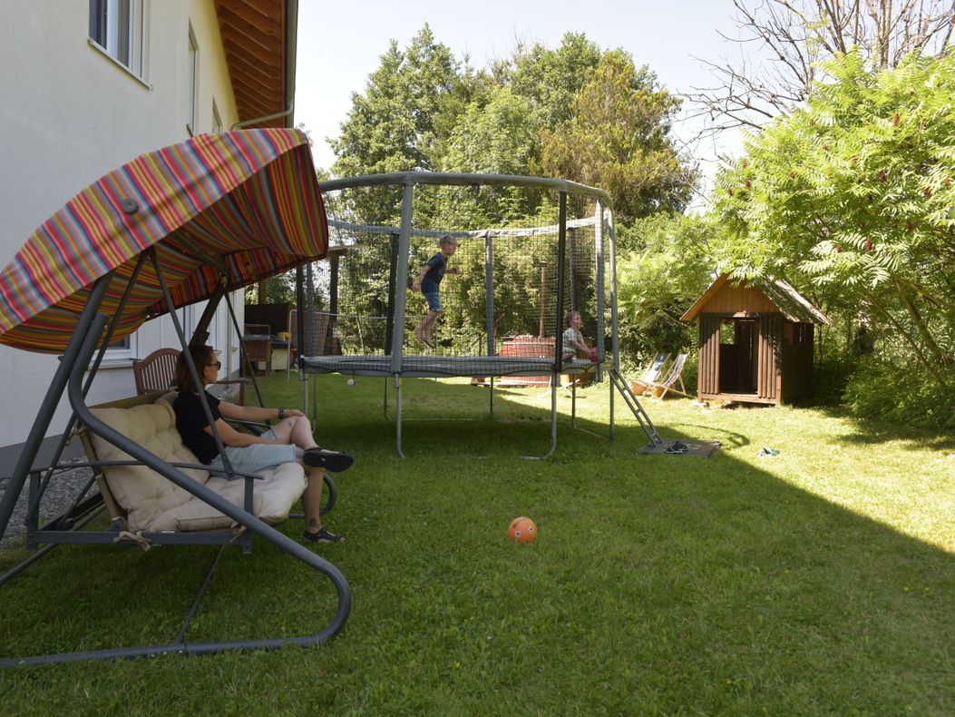 Ansicht Spielplatz von vorne
