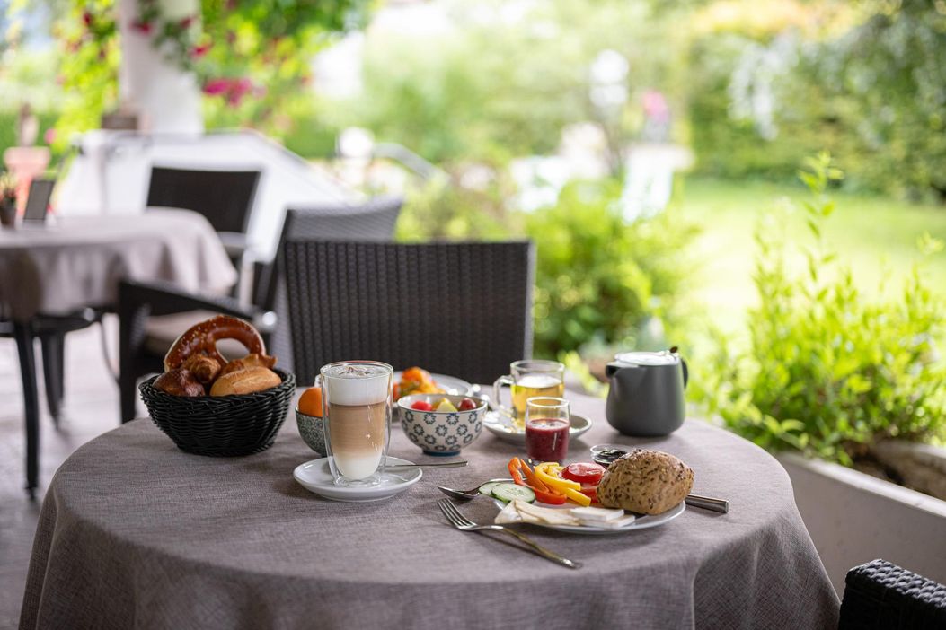 Frühstück auf der  Terrasse