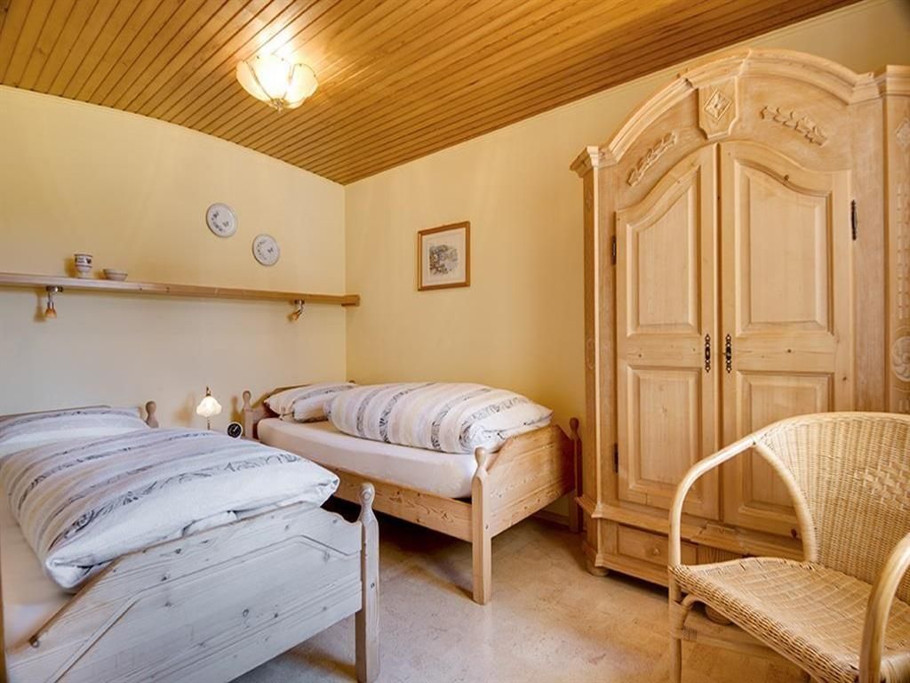 Schlafzimmer Gartengeschoss