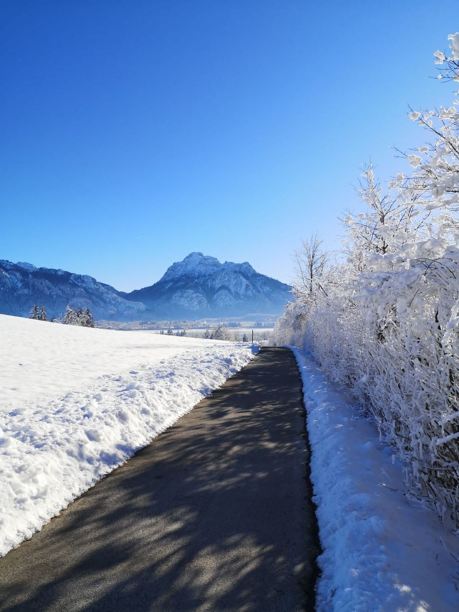 Winterwanderweg mit Aussicht