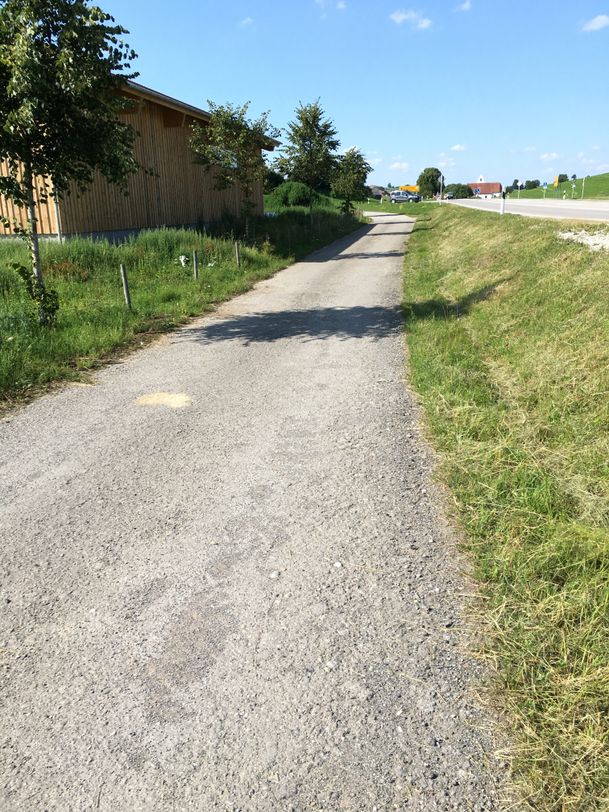 Wanderweg entlang der B16