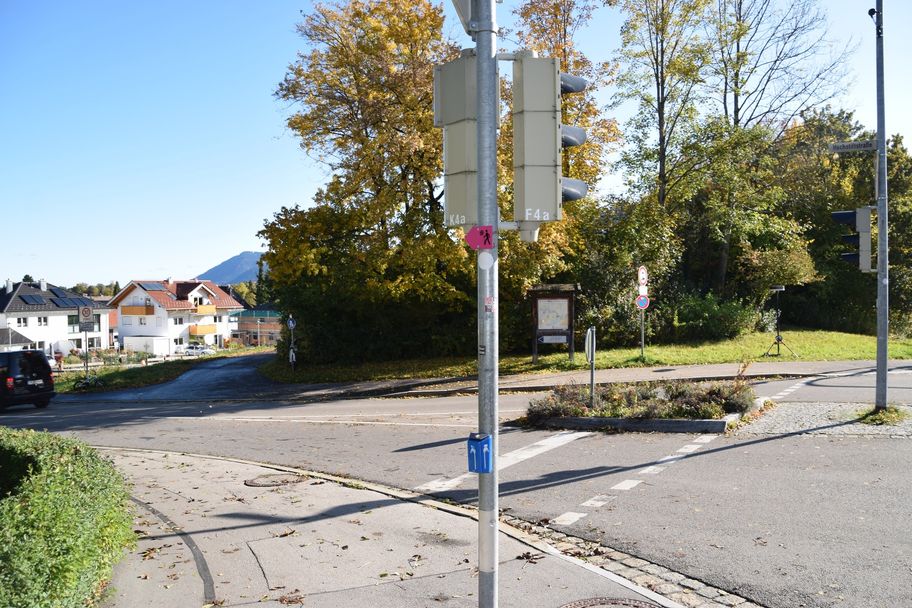 Überquerung der Hochstiftstraße an der Ampelanlage