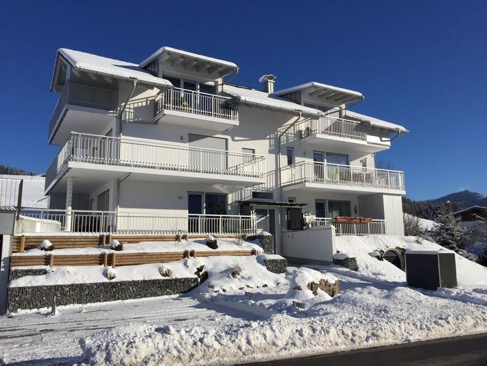 Hausansicht im Winter