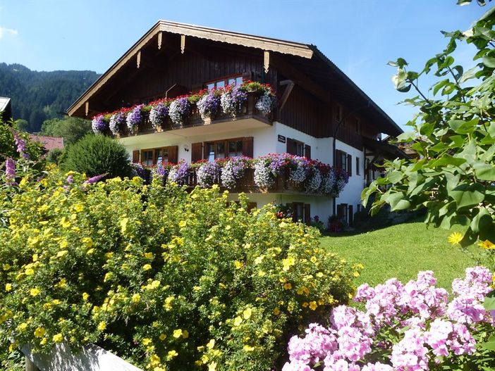Hausbild Sommer