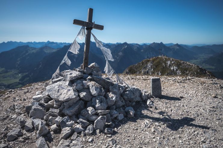 Kleines Gipfelkreuz am Säuling