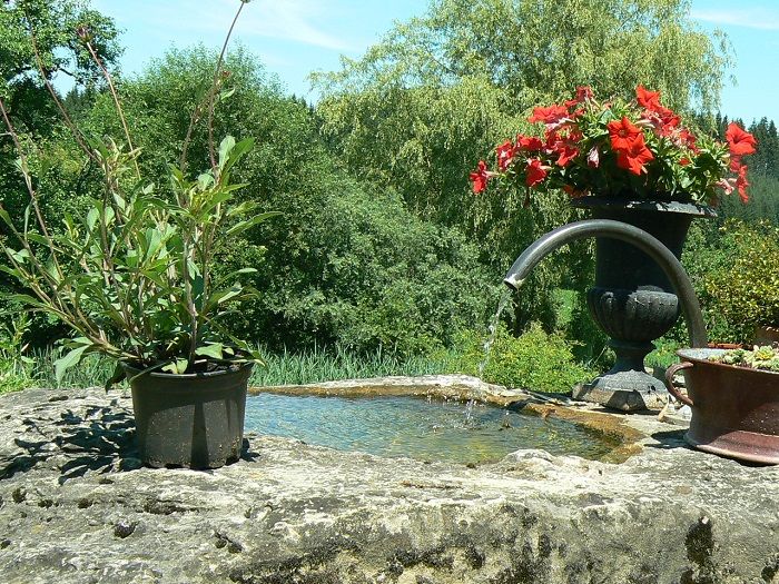 Quellwasserbrunnen
