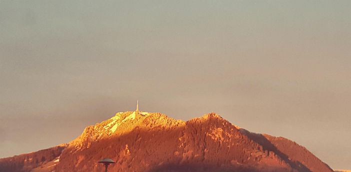 Ausblick vom Esstisch zum Grünten