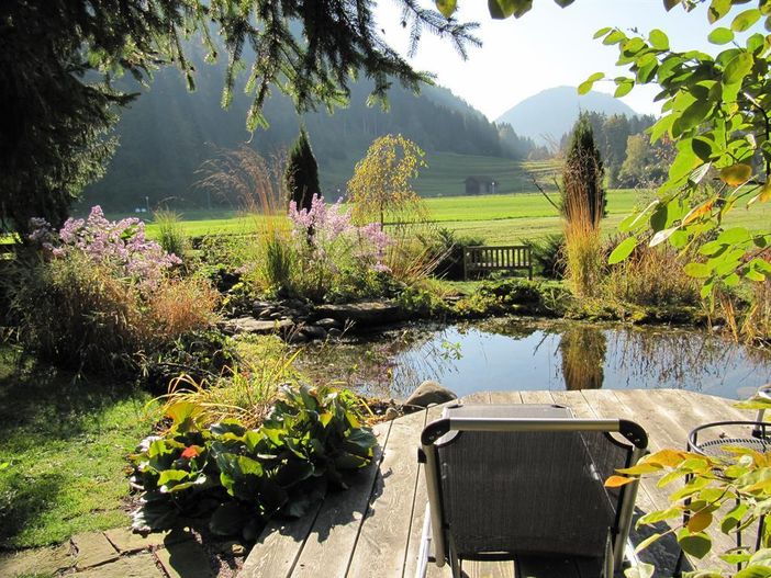 Platz am Teich