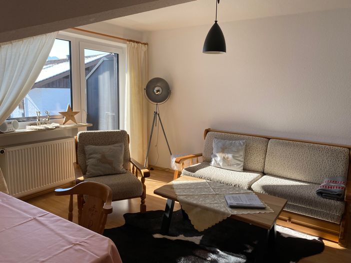 Wohnzimmer mit Essbereich