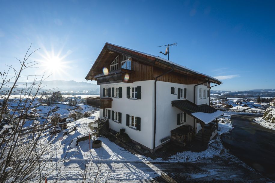 Haupthaus über den Dächern von Burgberg