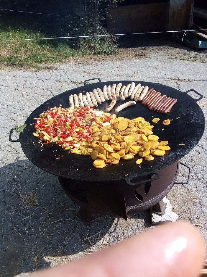 Mmh... leckere hofeigene Grillwürste