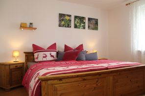 Erstes Schlafzimmer