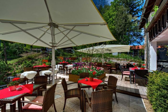 Terrasse-komplett-Hotel-Dia