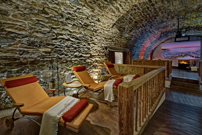 Königshof SPA "Großes Felsengewölbe"
