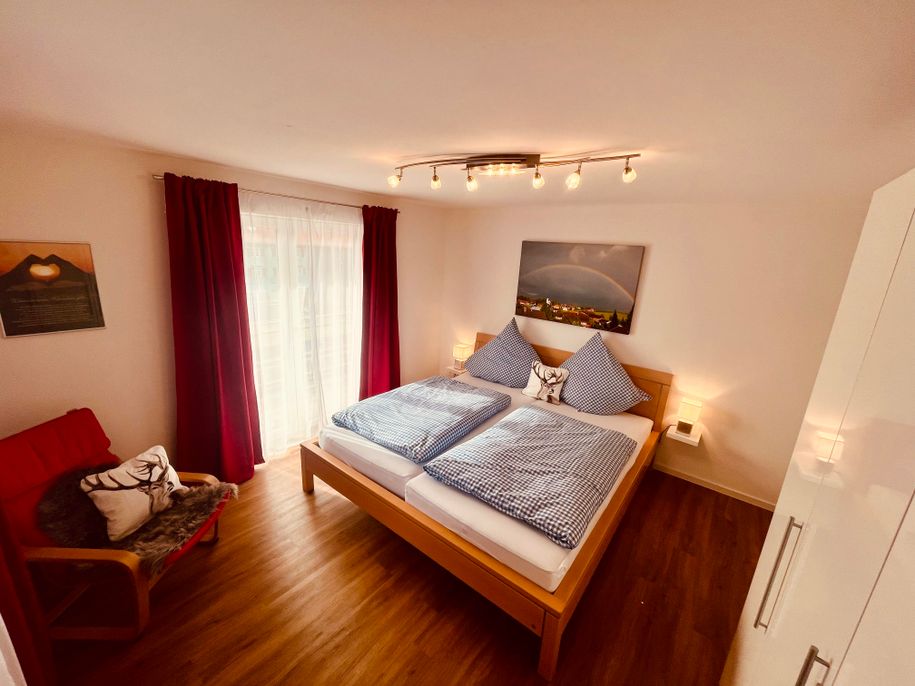 Schlafzimmer 1