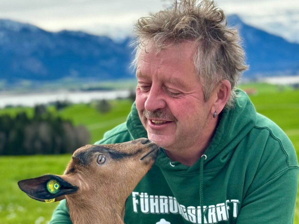 Bauer Franz mit Ziege