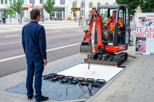 Simon Kießler, We don‘t need no education / Minibagger