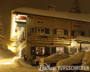 Landhaus Burgschrofen Hausansicht Winter