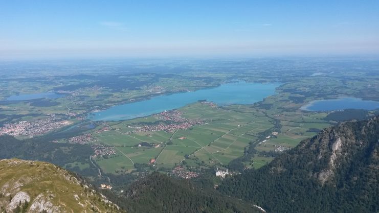 Grandioser Blick vom Säuling auf die Königsschlösser und Umgebung