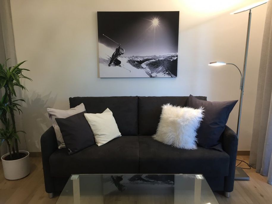 Schlafcouch mit hochwertiger Matratze und einer Liegefläche von 1,40 x 2,00 m.