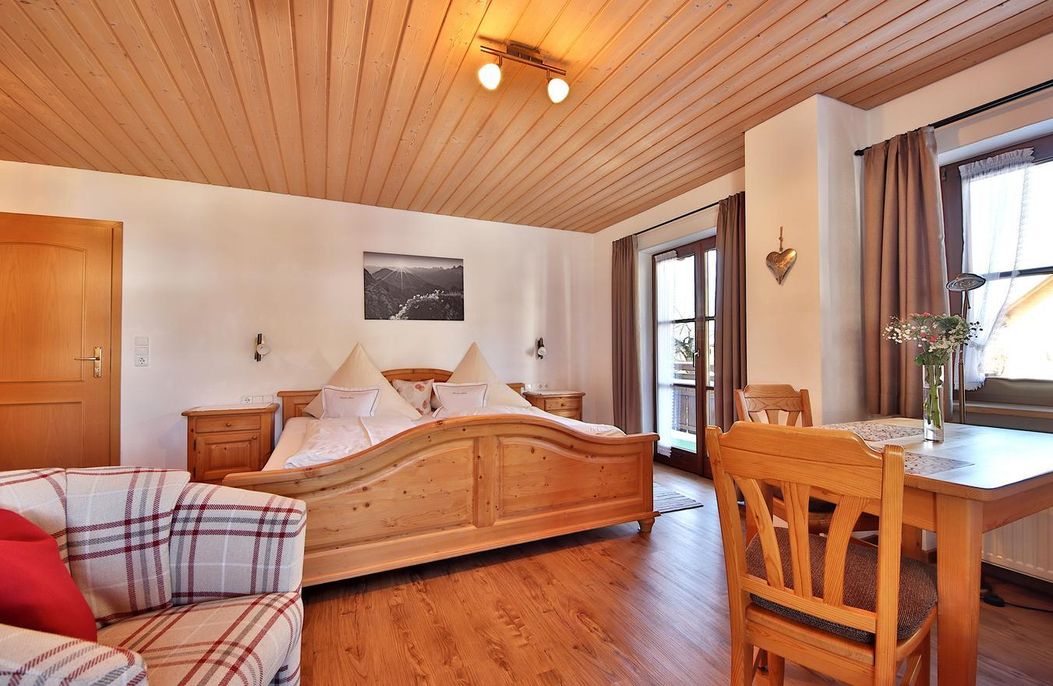 Doppelzimmer mit Bett