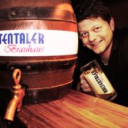 Geschäftsführer mit Starkbier