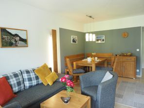 Haus Adrian: Wohn-Esszimmer